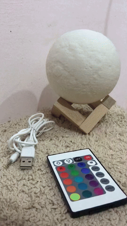 Lampa de veghe in forma de luna cu umidificator 3D