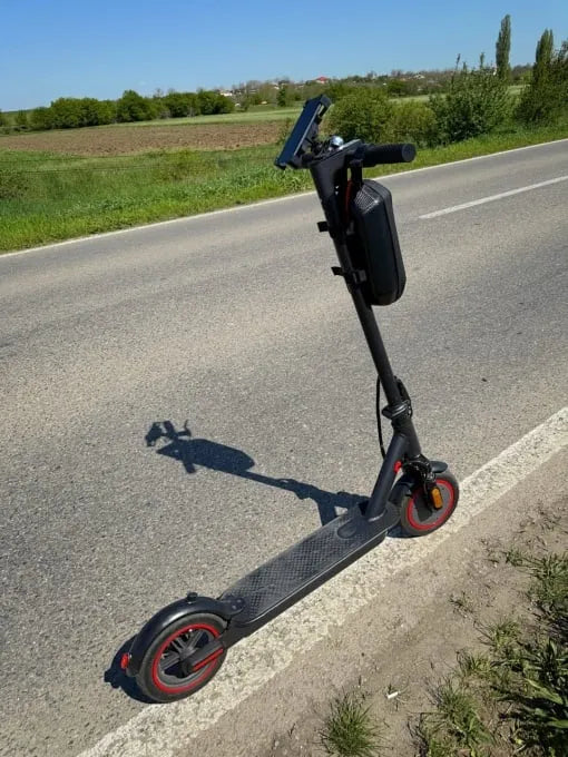 Trotinetă electrică  , 350W, 35 km autonomie, pliabilă, roți 8.5" + CADOU borsetă impermeabilă și suport telefon